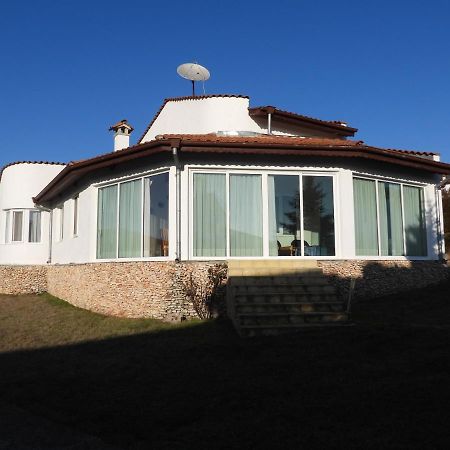 Приятна Къща За Почивка Караколев 2 Villa Obrochishte ภายนอก รูปภาพ