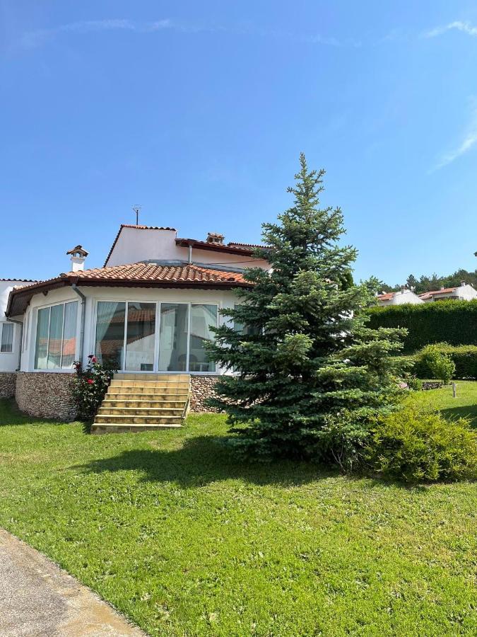 Приятна Къща За Почивка Караколев 2 Villa Obrochishte ภายนอก รูปภาพ
